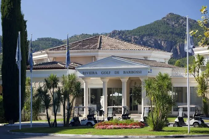 Le club-house